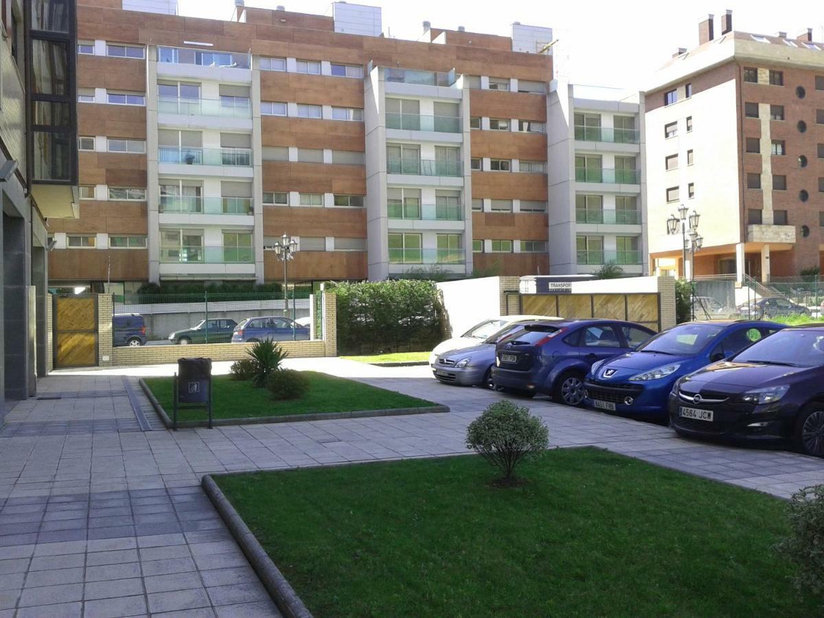 Torre De La Fuente Aprtovistas Piscina Parking Apartment Oviedo Luaran gambar